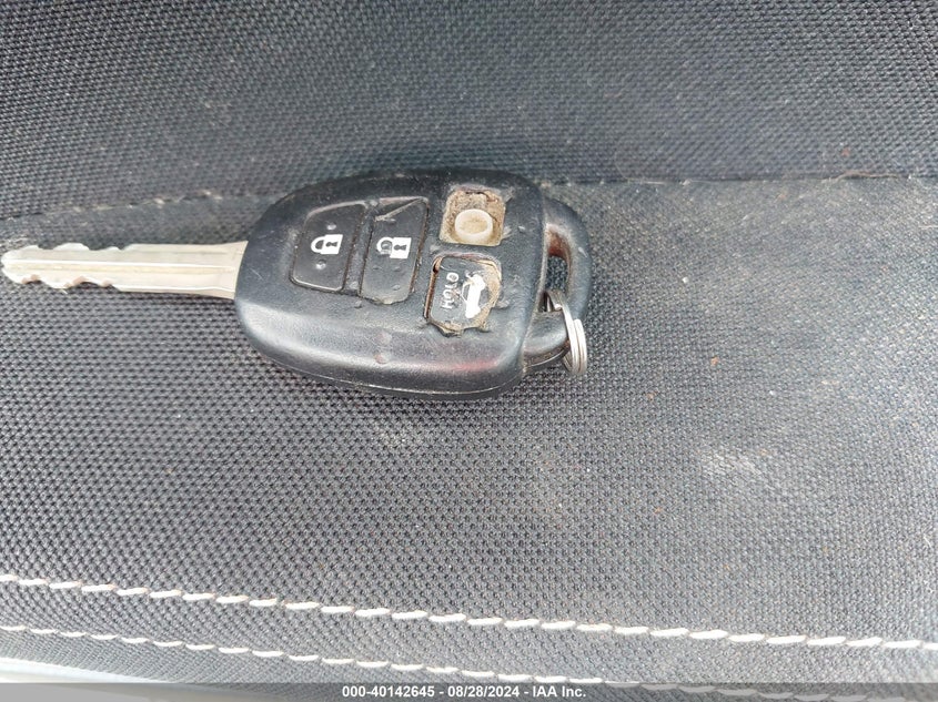 2015 TOYOTA COROLLA LE - 2T1BURHE2FC270296