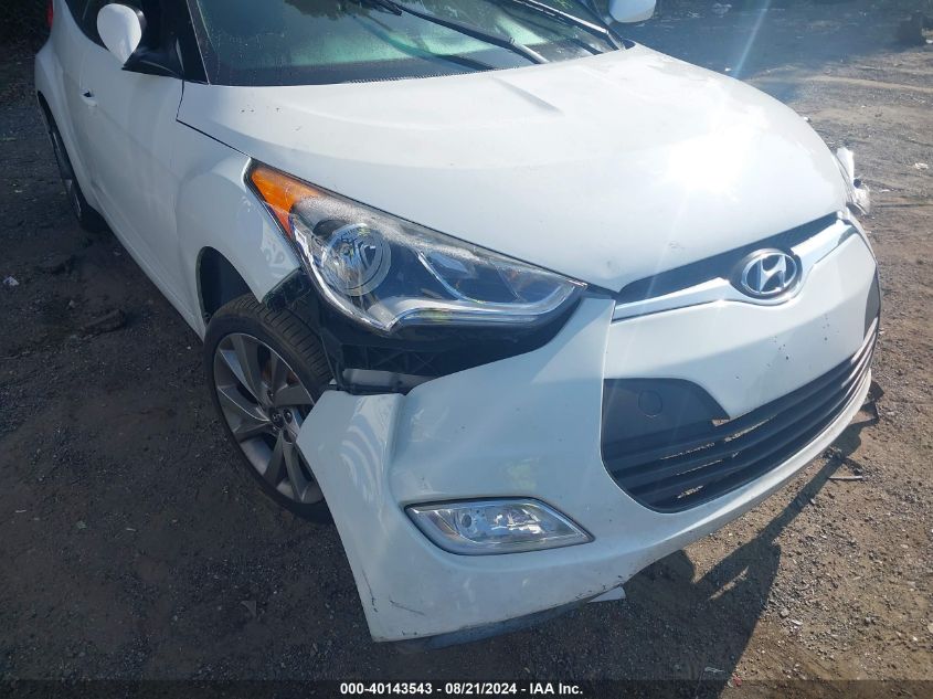 2017 Hyundai Veloster VIN: KMHTC6ADXHU310553 Lot: 40143543