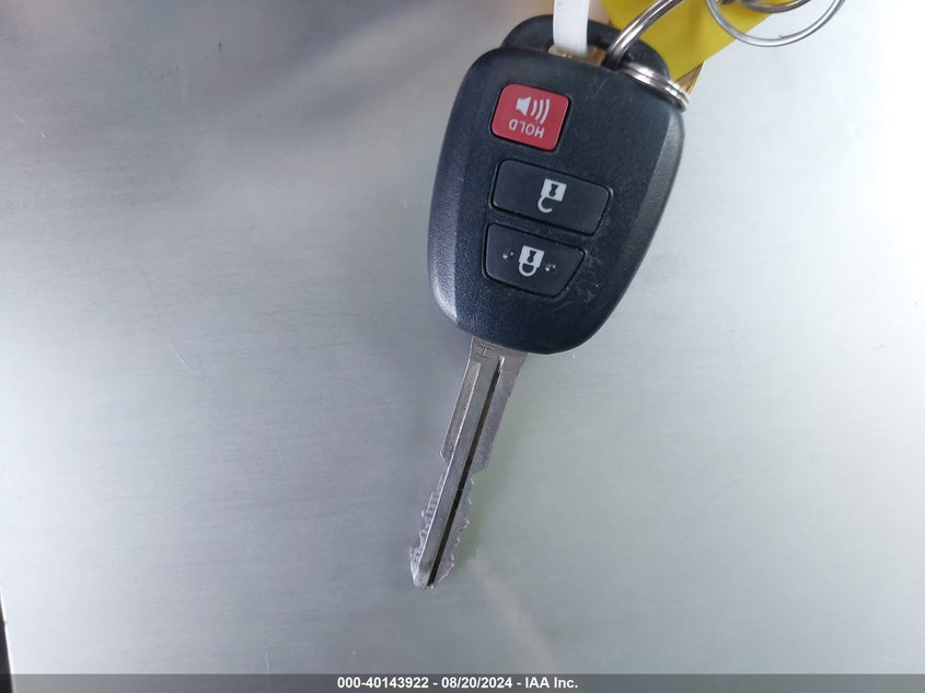 2016 TOYOTA RAV4 LE - JTMZFREV8GJ087634