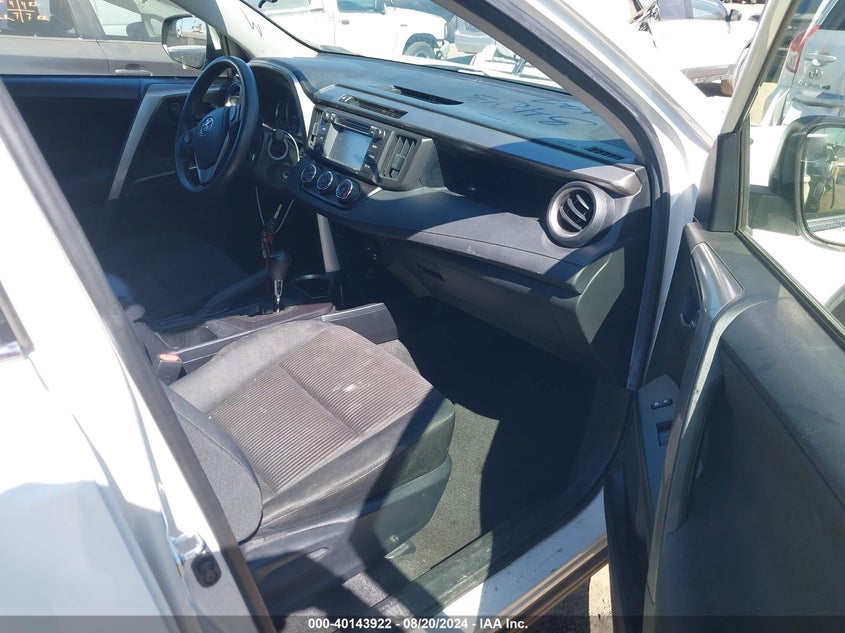2016 TOYOTA RAV4 LE - JTMZFREV8GJ087634