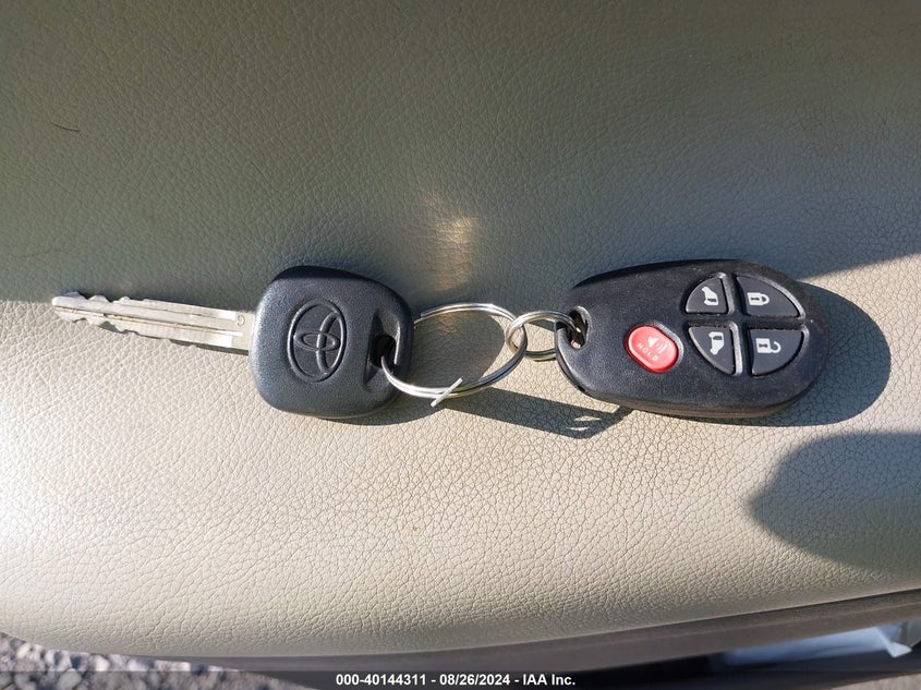 2011 Toyota Sienna Le VIN: 5TDJK3DC4BS021437 Lot: 40144311