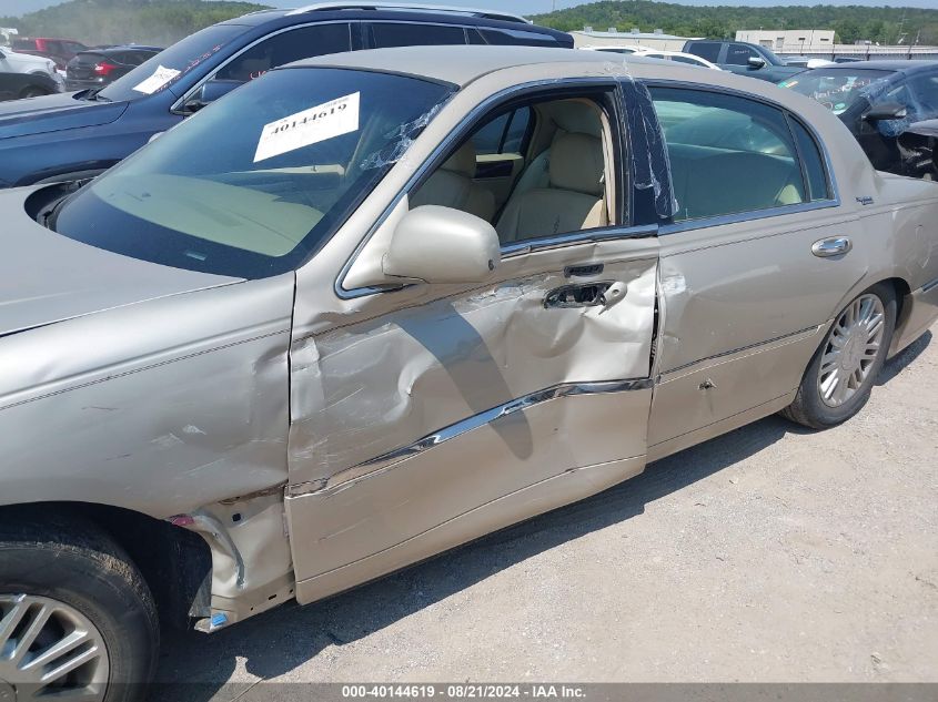 2008 Lincoln Town Car VIN: 2LNHM82W08X651127 Lot: 40144619