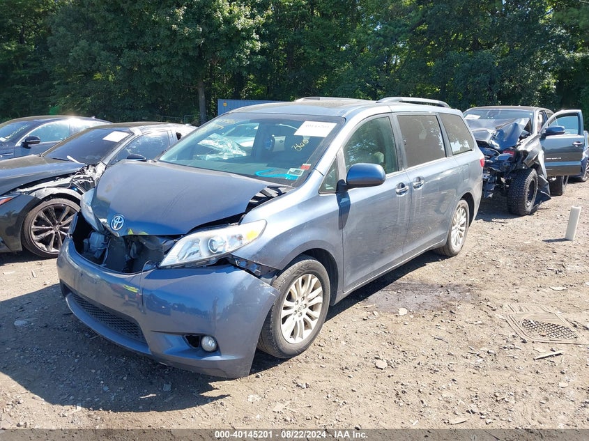 VIN 5TDYZ3DC9HS797209 2017 TOYOTA SIENNA XLE 8 PASSENGER