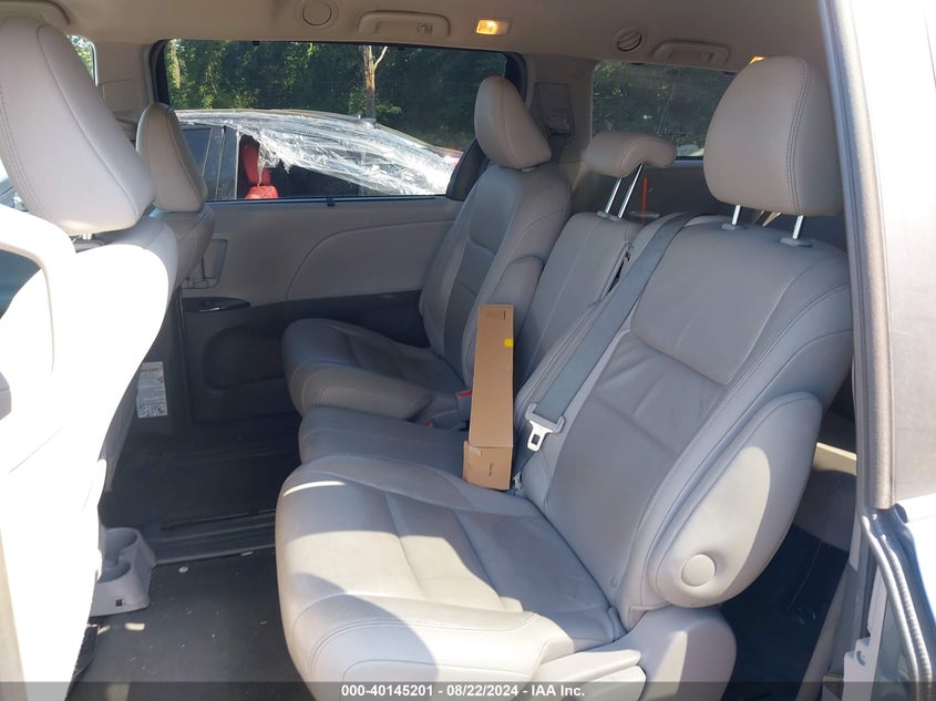 VIN 5TDYZ3DC9HS797209 2017 TOYOTA SIENNA XLE 8 PASSENGER