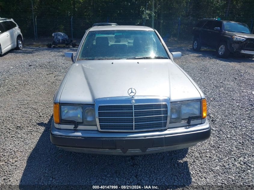 WDBEA32E4PB947682 1993 Mercedes-Benz 300 E