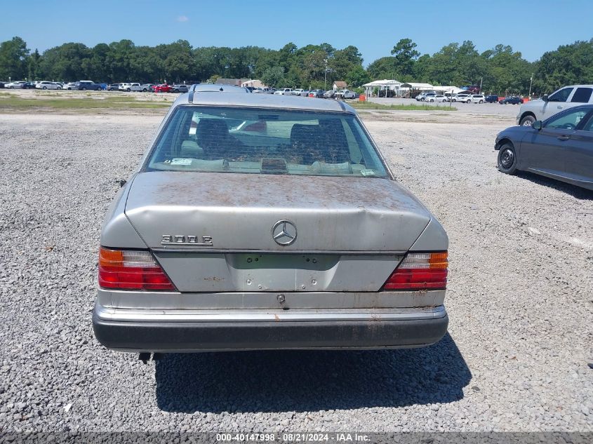 WDBEA32E4PB947682 1993 Mercedes-Benz 300 E