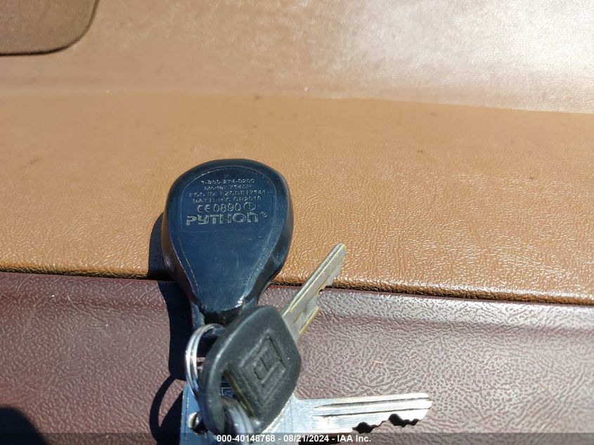 1990 Chevrolet Gmt-400 C1500 VIN: 1GCDC14K8LZ196845 Lot: 40148768