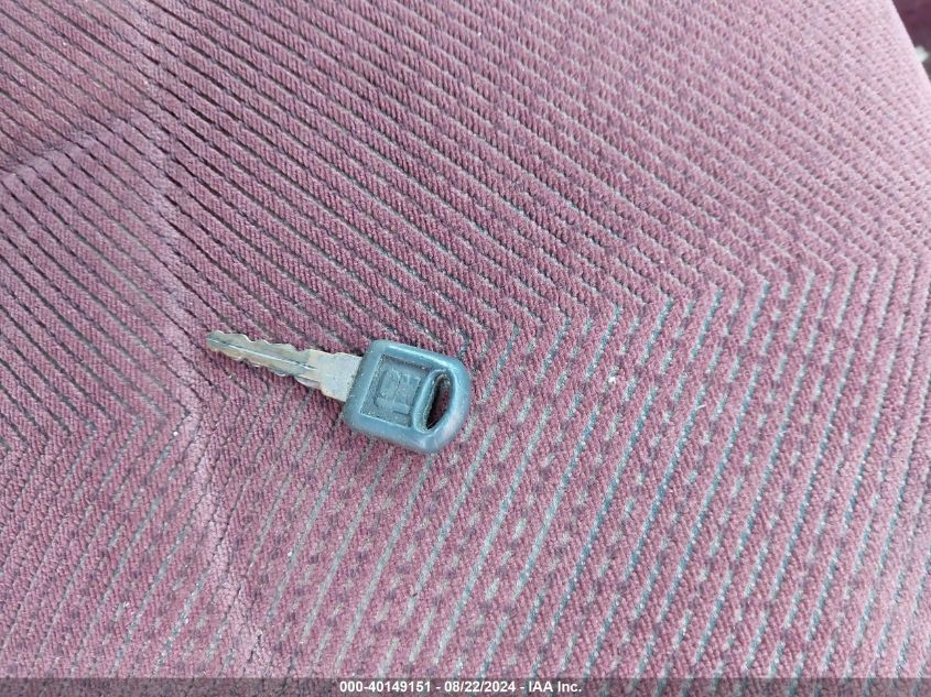 1995 Chevrolet Gmt-400 C1500 VIN: 1GCEC19HXSE166110 Lot: 40149151