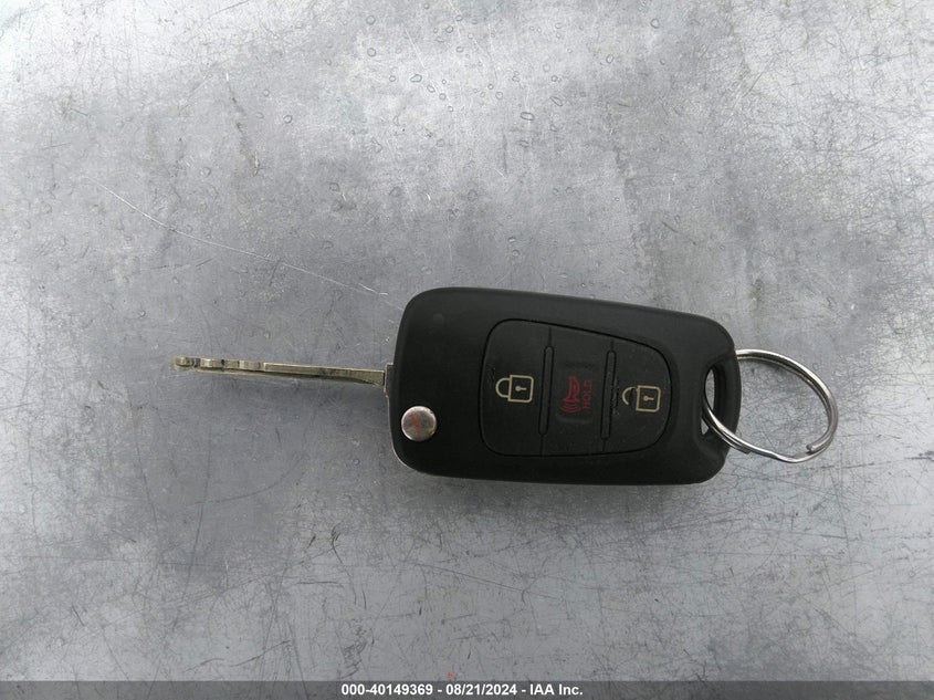 2013 Kia Soul + VIN: KNDJT2A63D7621188 Lot: 40149369