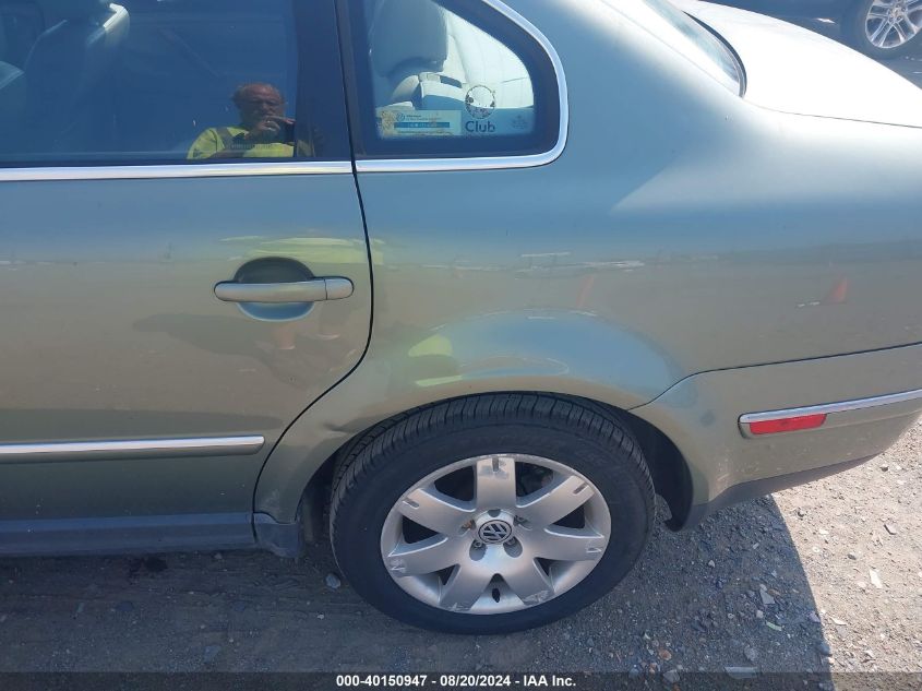 2002 Volkswagen Passat Glx VIN: WVWRH63B32P226589 Lot: 40150947