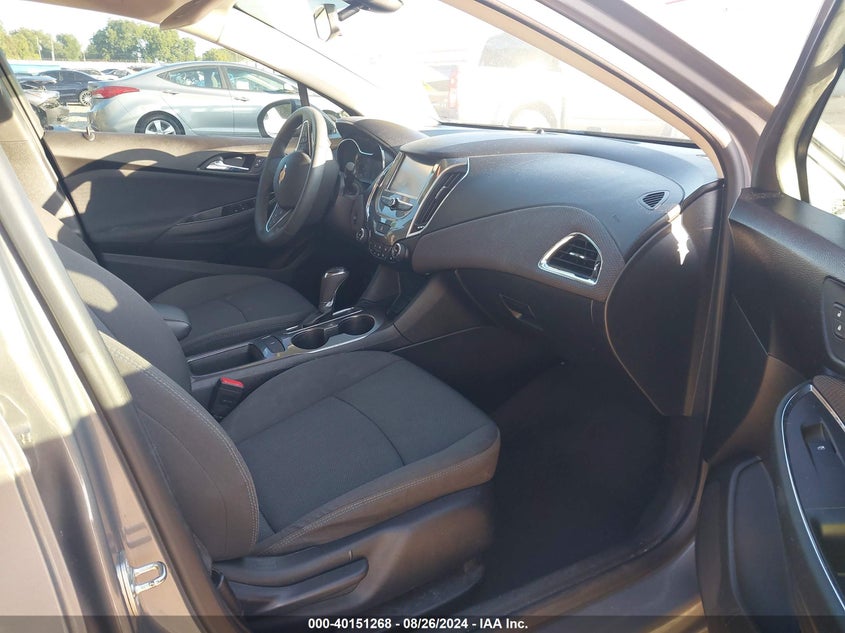 2018 CHEVROLET CRUZE LT AUTO - 1G1BE5SM8J7128639