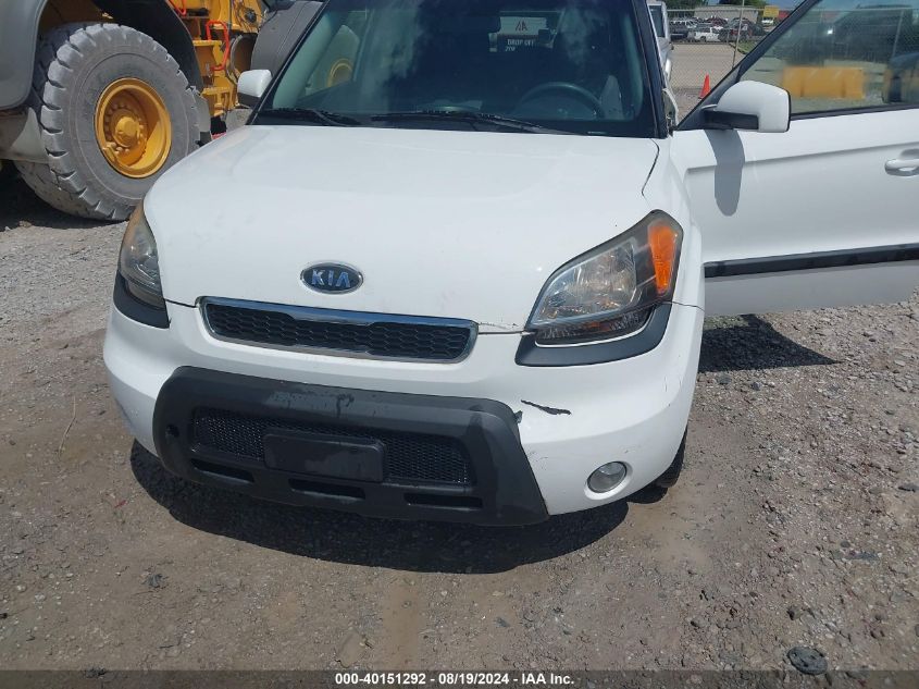 2011 Kia Soul + VIN: KNDJT2A2XB7282181 Lot: 40151292