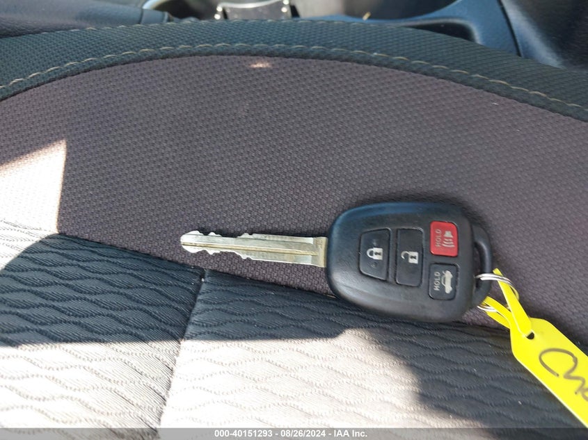 VIN 2T1BURHE7KC240429 2019 TOYOTA COROLLA LE