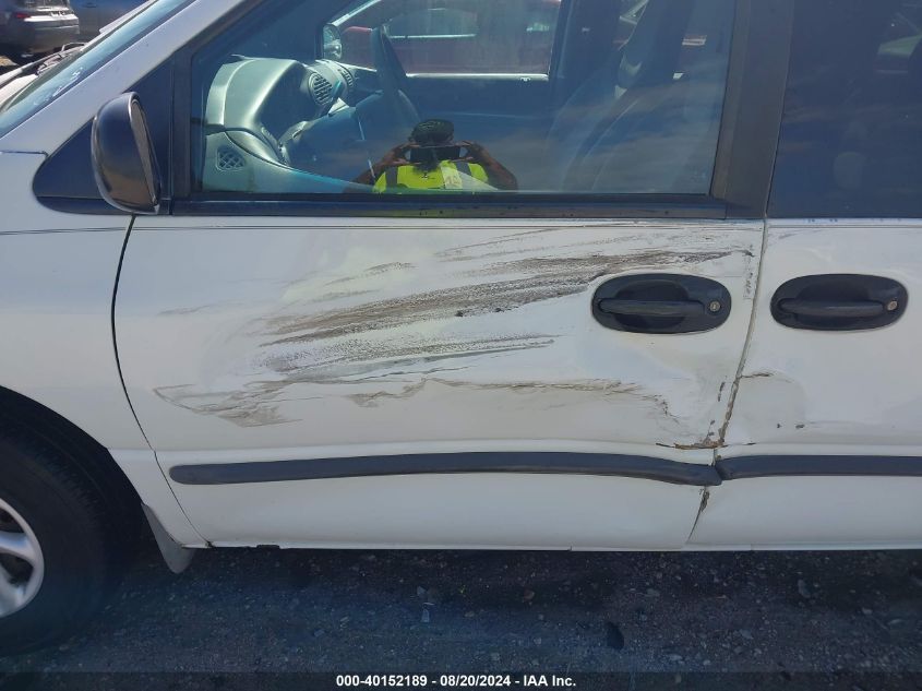 2000 Chrysler Voyager VIN: 2C4GJ25G7YR892634 Lot: 40152189