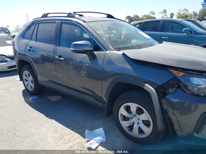 VIN 2T3K1RFV5KW004492 2019 TOYOTA RAV4 LE