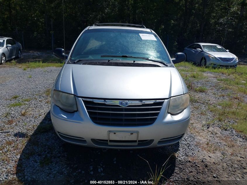 2005 Chrysler Town & Country Touring VIN: 2C4GP54L55R101415 Lot: 40152853