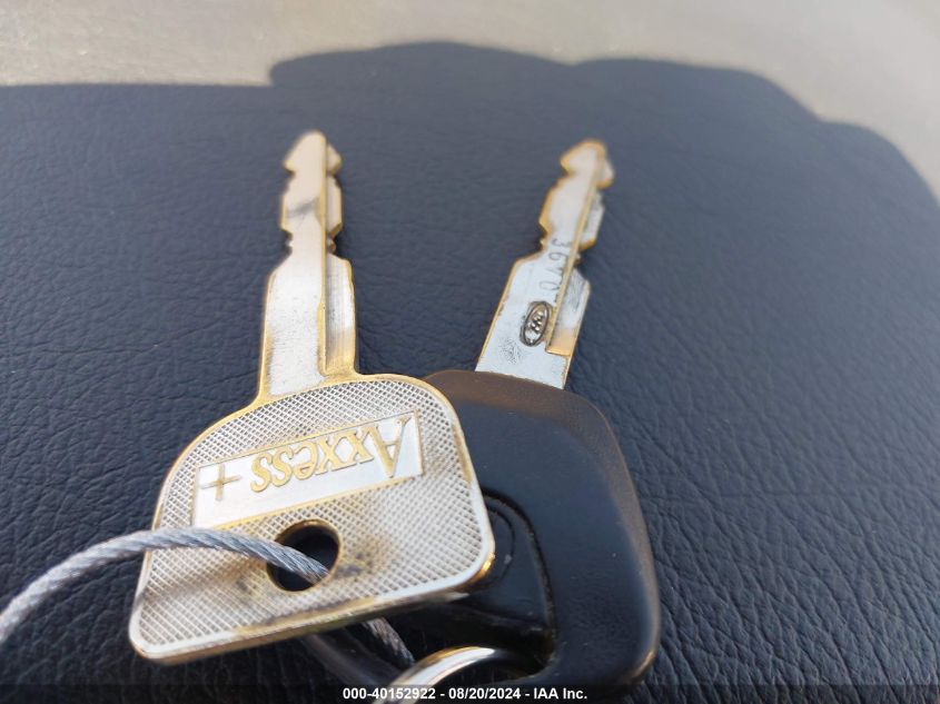 1991 Acura Legend L VIN: JH4KA7658MC015852 Lot: 40152922