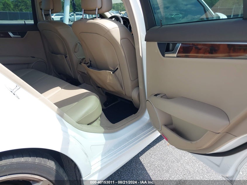 2014 Mercedes-Benz C 250 Luxury/Sport VIN: WDDGF4HB6EA924363 Lot: 40153011