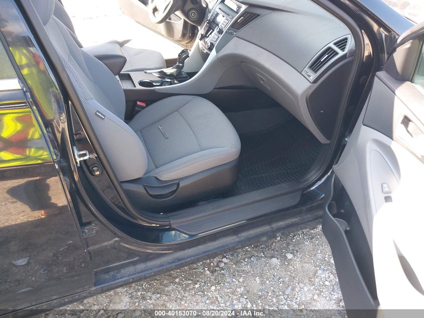 2011 HYUNDAI SONATA VIN: 5NPEB4AC7BH144053