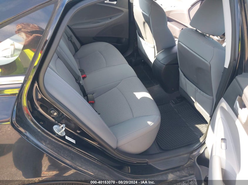 2011 HYUNDAI SONATA VIN: 5NPEB4AC7BH144053