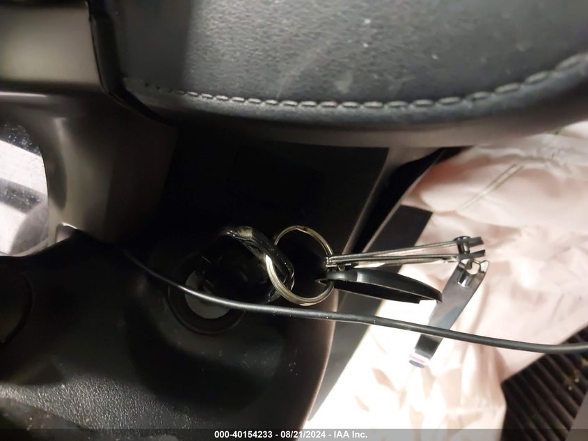 2018 TOYOTA RAV4 LE - JTMBFREV1JJ212918