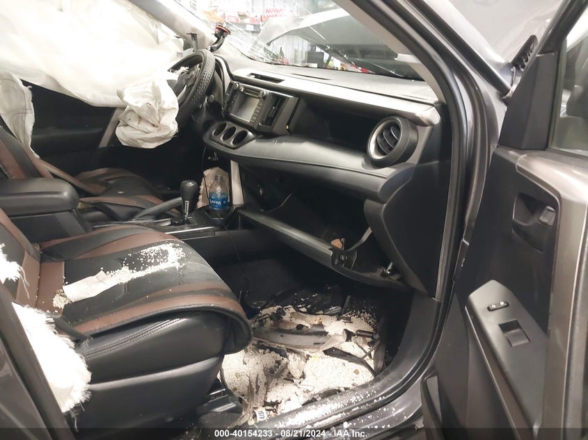 2018 TOYOTA RAV4 LE - JTMBFREV1JJ212918