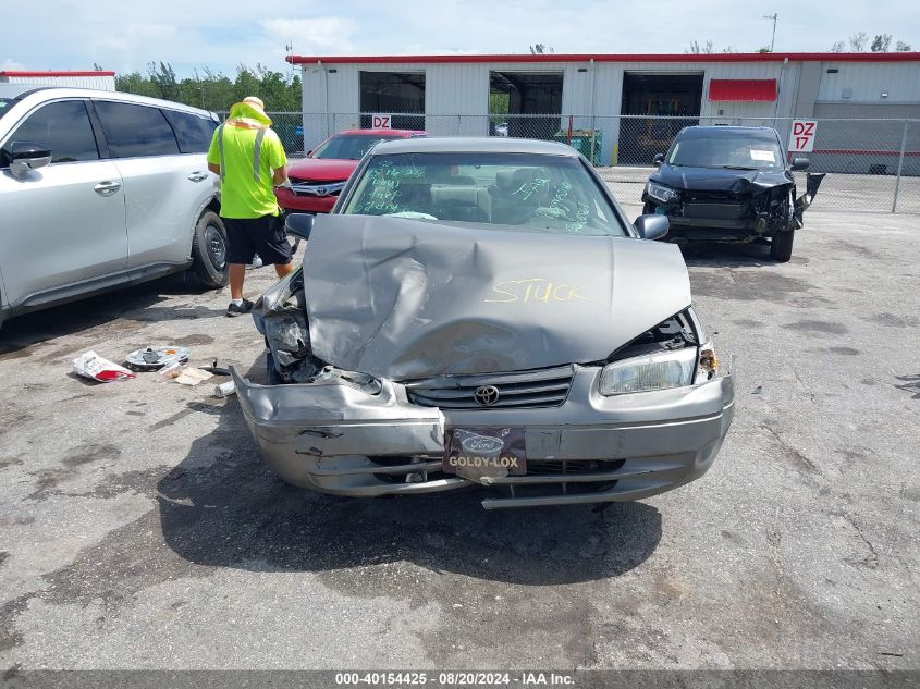 1998 Toyota Camry Le VIN: 4T1BG22K1WU188717 Lot: 40154425