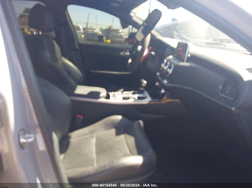VIN KNAE45LC2J6029220 2018 KIA STINGER GT1