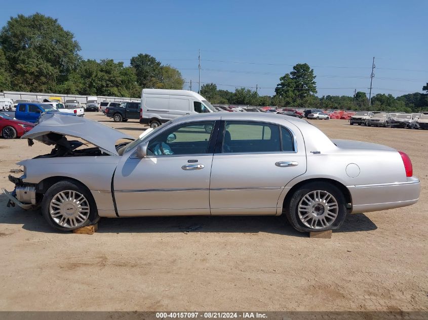 2009 Lincoln Town Car Signature Limited VIN: 2LNHM82V19X636676 Lot: 40157097