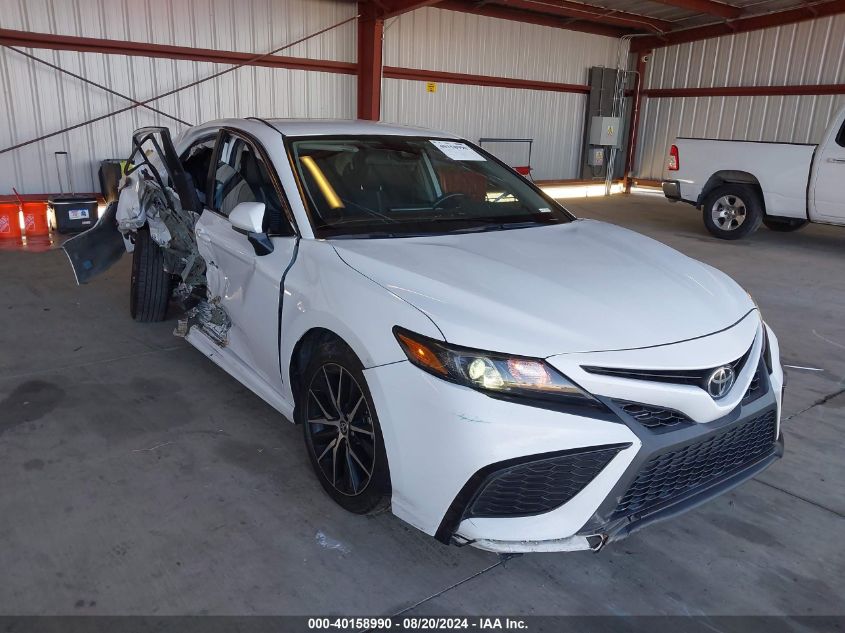 4T1G11AK0MU562640 2021 TOYOTA CAMRY - Image 1