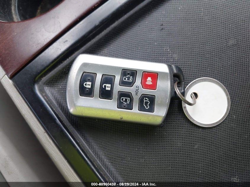 2013 Toyota Sienna Limited 7 Passenger/Xle 7 Passenger VIN: 5TDDK3DC9DS069774 Lot: 40160437