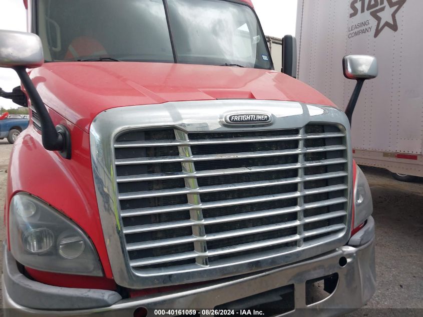 1FUJGHDV0FLGE8585 2015 Freightliner Cascadia 113