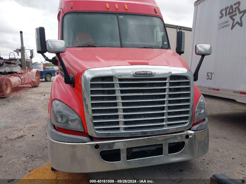 1FUJGHDV0FLGE8585 2015 Freightliner Cascadia 113