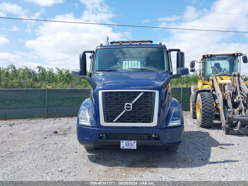 2025 Volvo Vnr VIN: 4V4WC9EHXSN663879 Lot: 40161371