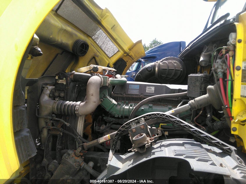 2015 Volvo Vn Vnl VIN: 4V4NC9EH6FN182352 Lot: 40161387