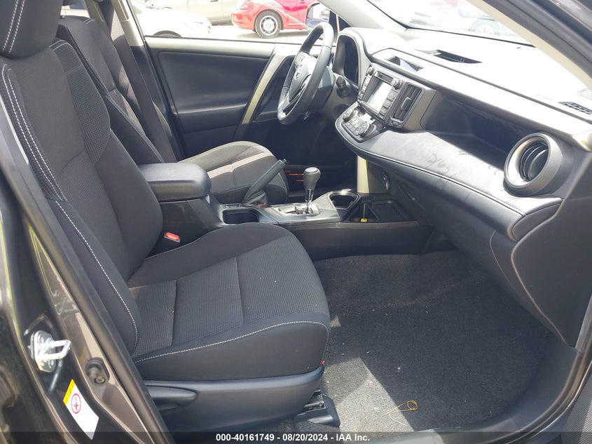 VIN JTMWFREV4HJ714902 2017 TOYOTA RAV4 XLE