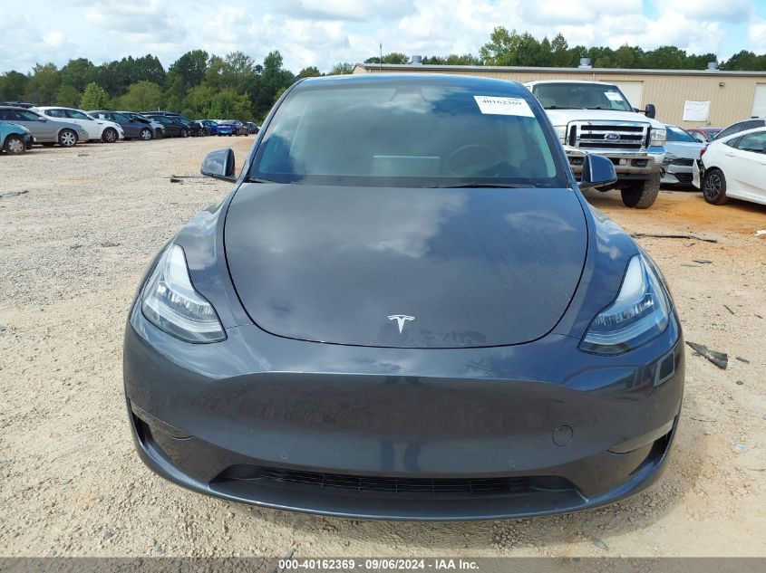 2022 Tesla Model Y Long Range Dual Motor All-Wheel Drive VIN: 7SAYGDEE7NF372439 Lot: 40162369