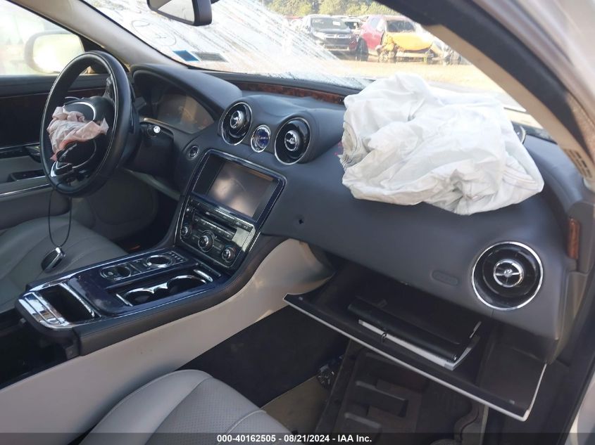 2011 JAGUAR XJ VIN: SAJWA1CB1BLV05526