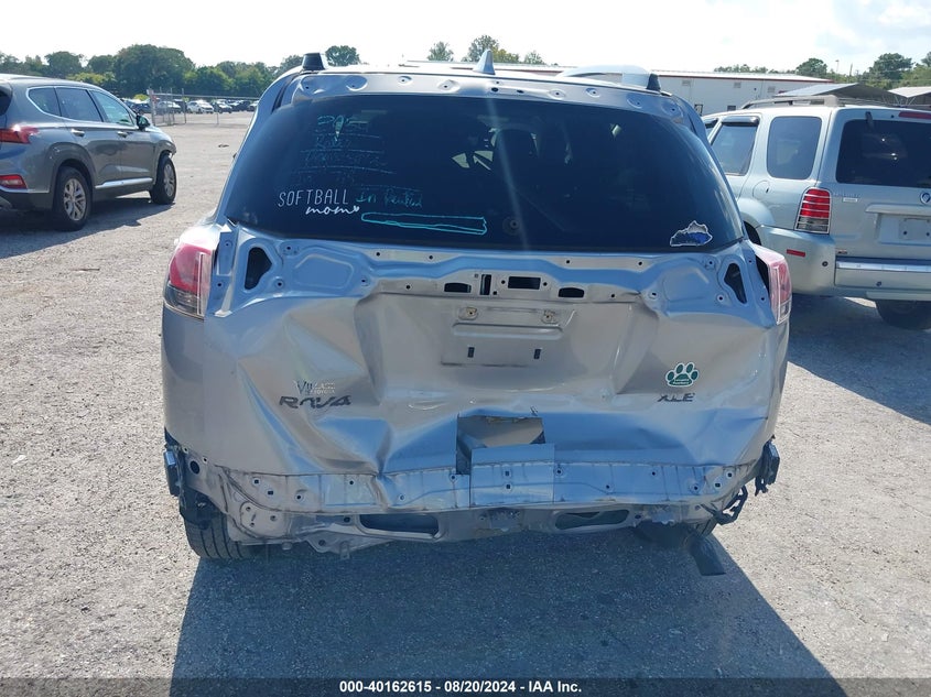 2018 TOYOTA RAV4 XLE - JTMWFREV9JD122576