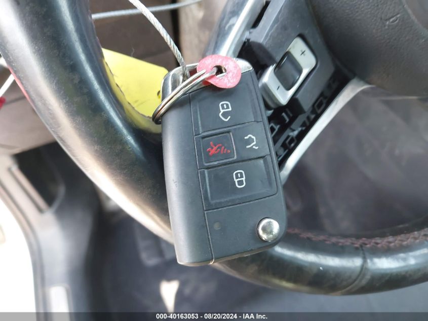 2015 VOLKSWAGEN GOLF GTI 2.0T SE 4-DOOR - 3VW5T7AU2FM046021