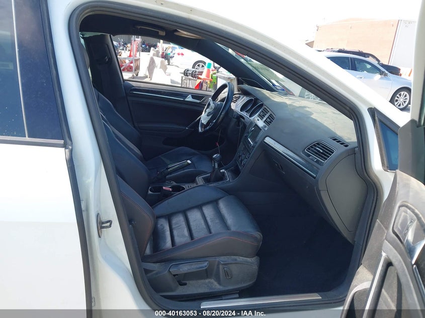 2015 VOLKSWAGEN GOLF GTI 2.0T SE 4-DOOR - 3VW5T7AU2FM046021