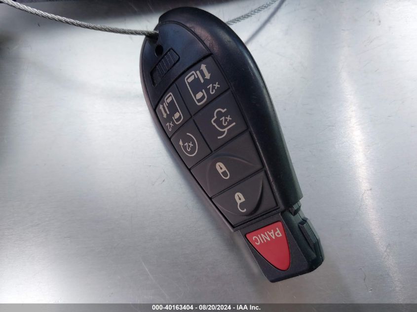 2015 Chrysler Town & Country Touring-L VIN: 2C4RC1CG5FR756077 Lot: 40163404