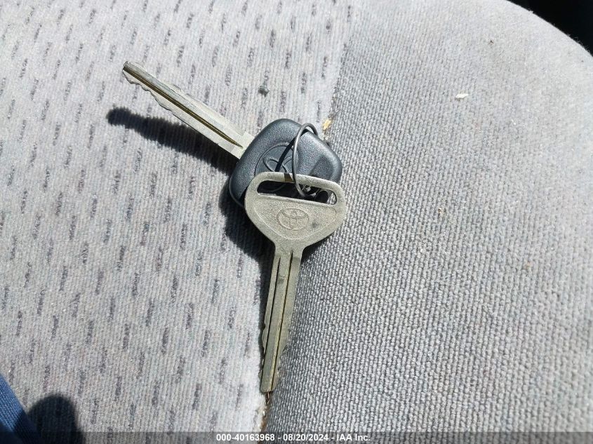 2004 Toyota Camry Le VIN: 4T1BE32K24U828460 Lot: 40163968