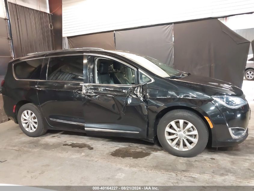 2019 Chrysler Pacifica Touring L VIN: 2C4RC1BG0KR532758 Lot: 40164227