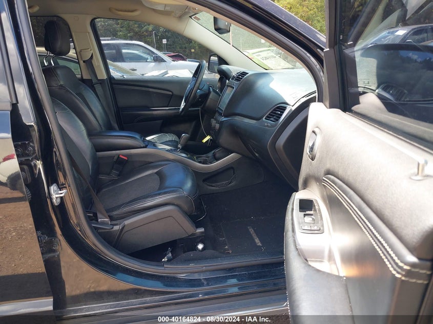 2016 DODGE JOURNEY CROSSROAD PLUS - 3C4PDCGB3GT120559