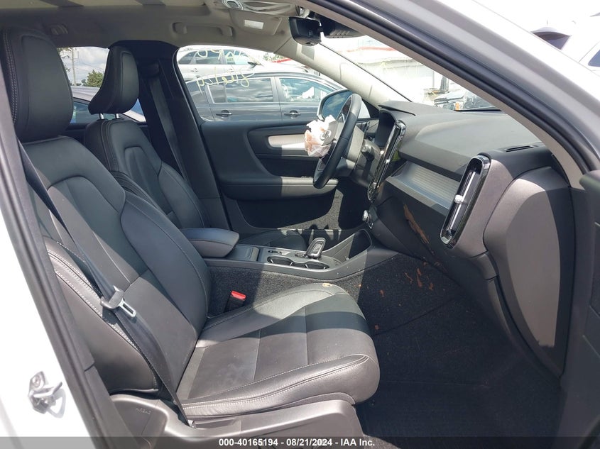 VIN YV4162UK1L2263193 2020 VOLVO XC40 T5 MOMENTUM
