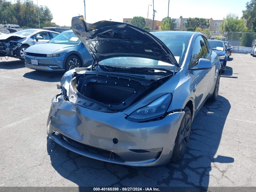 2024 Tesla Model Y Long Range Dual Motor All-Wheel Drive VIN: 7SAYGAEE0RF124067 Lot: 40165398