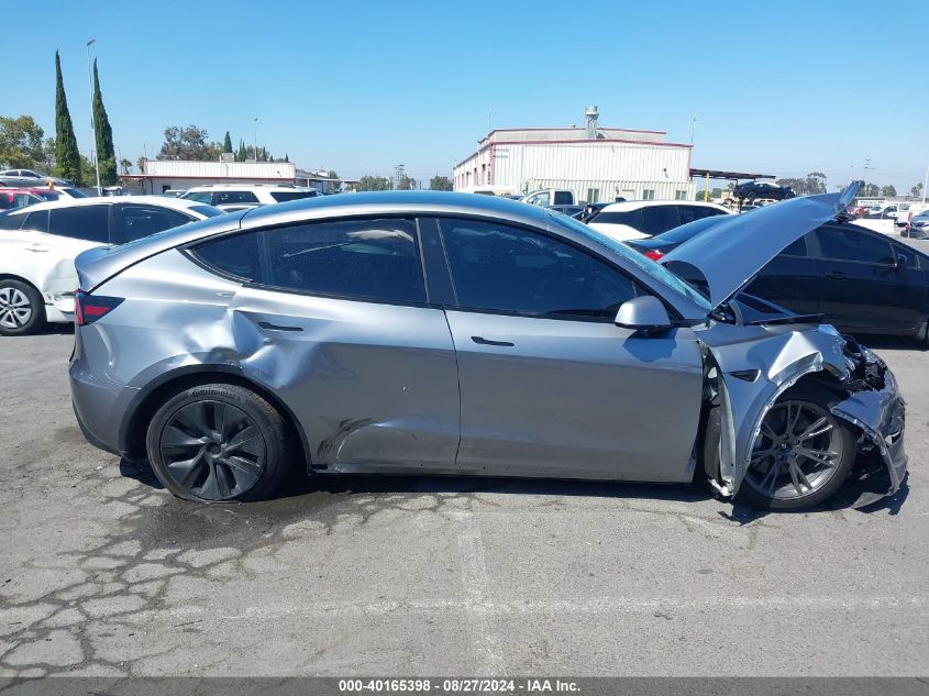 2024 Tesla Model Y Long Range Dual Motor All-Wheel Drive VIN: 7SAYGAEE0RF124067 Lot: 40165398