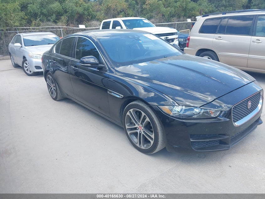 VIN SAJAD4BV6HA955613 2017 JAGUAR XE 35T PREMIUM