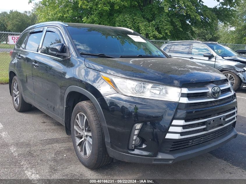 5TDJZRFH9JS559573 2018 TOYOTA HIGHLANDER - Image 1